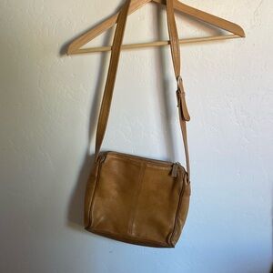 Tignanello tan shoulder bag VTG